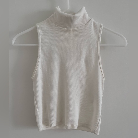 zara sleeveless turtleneck crop - Picture 2 of 3